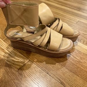 Flatform Sandal
